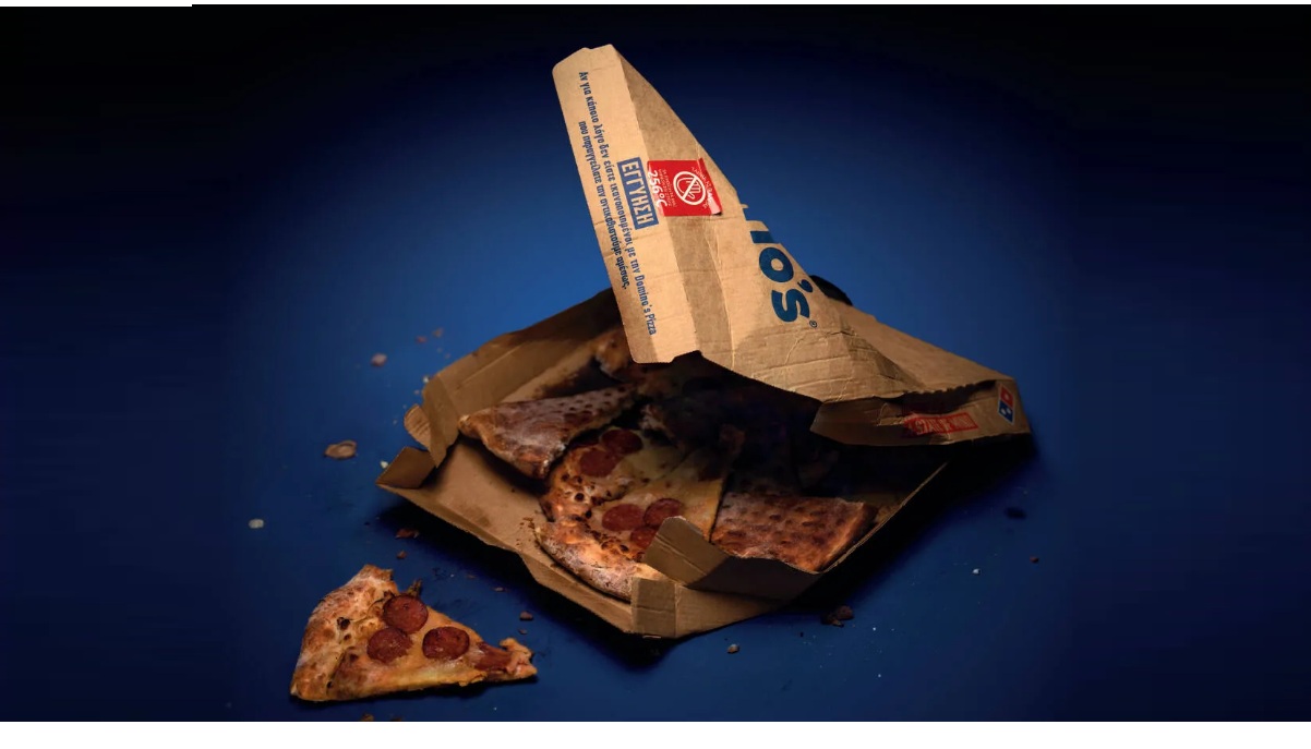 Domino’s Greece ‘wrecks pizzas’ to promote delivery driver safety.